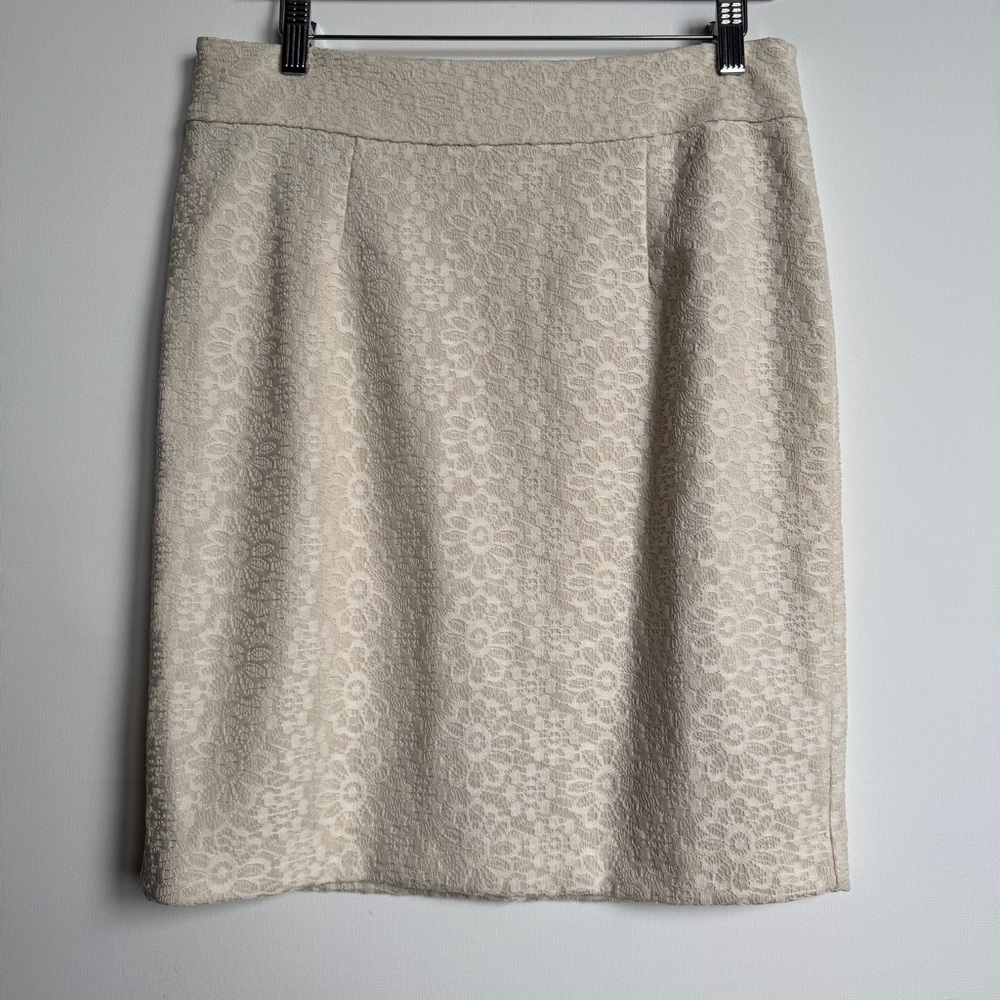 Banana Republic Cream Ivory Floral Lace Pencil Skirt Size 6 Textured Knee-Length